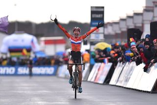 Elite Women - DVV verzekeringen trofee Hotondcross victory for De Jong