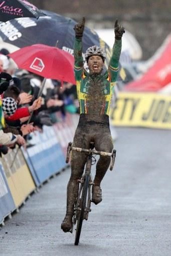 Sven Nys (Landbouwkrediet) wins the first ever 'cross World Cup in Namur