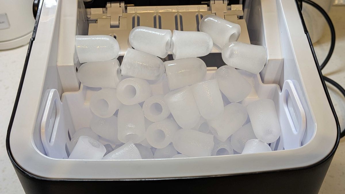 Caso ice cube maker with basket full of ice