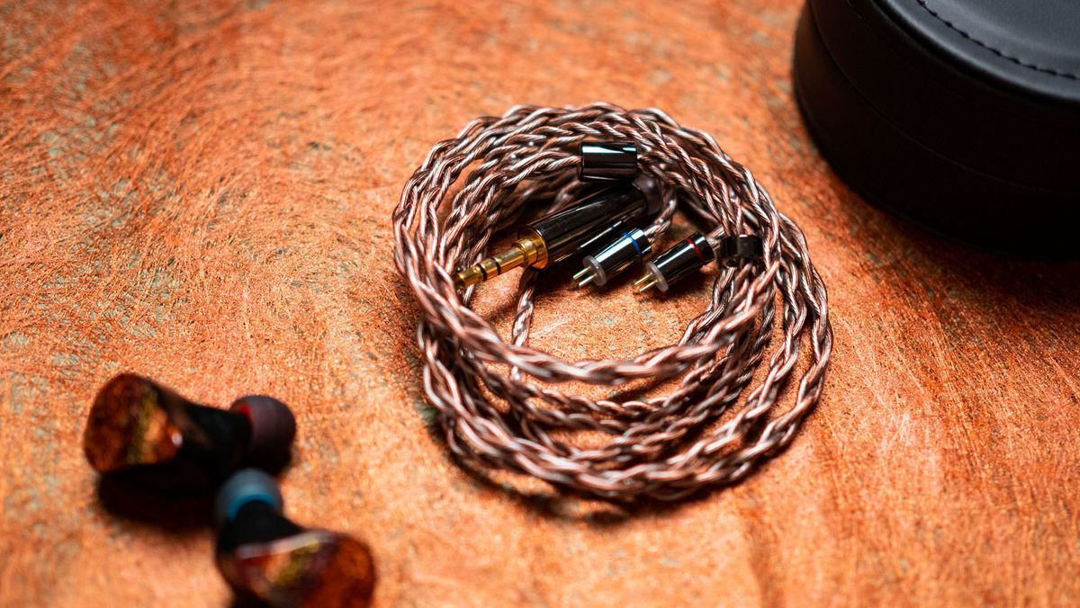 AFUL Performer 8 IEM