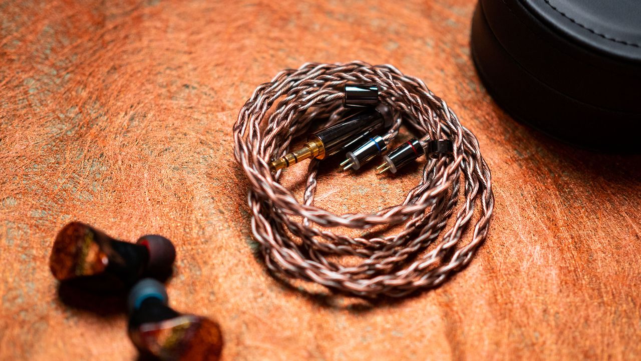 AFUL Performer 8 IEM