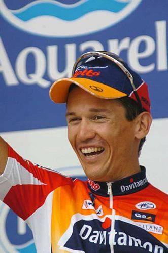 Robbie McEwen (Davitamon-Lotto) is pretty happy