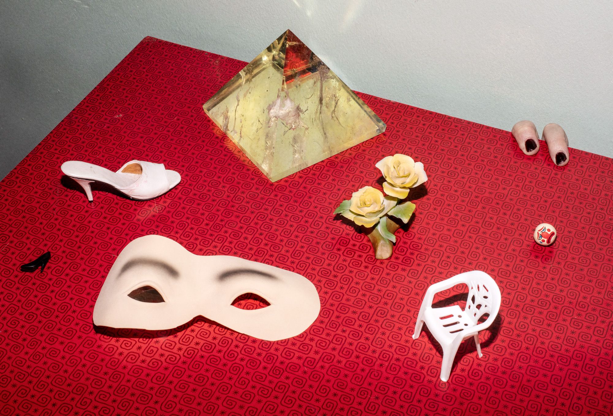 Sweetness gets a sinister side in Annie Collinge's unsettling photos