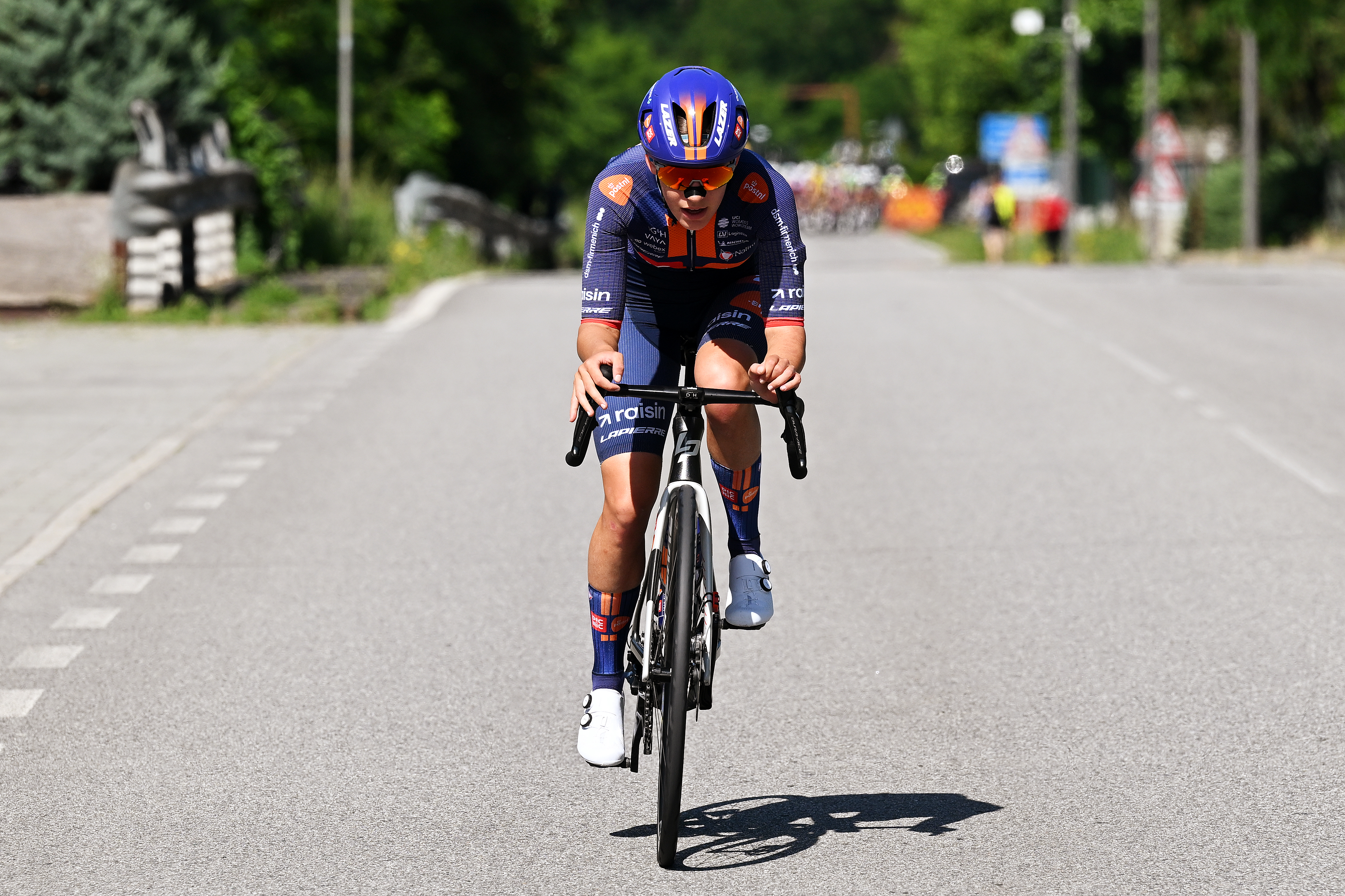 Tour de Suisse Women stage 1 LIVE: Lone leader has just under a minute as first climbing test looms