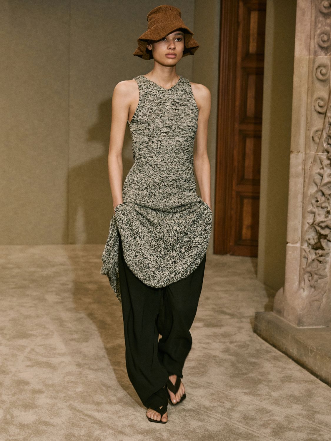 Massimo Dutti S/S 25 Limited Edition Collection runway look.