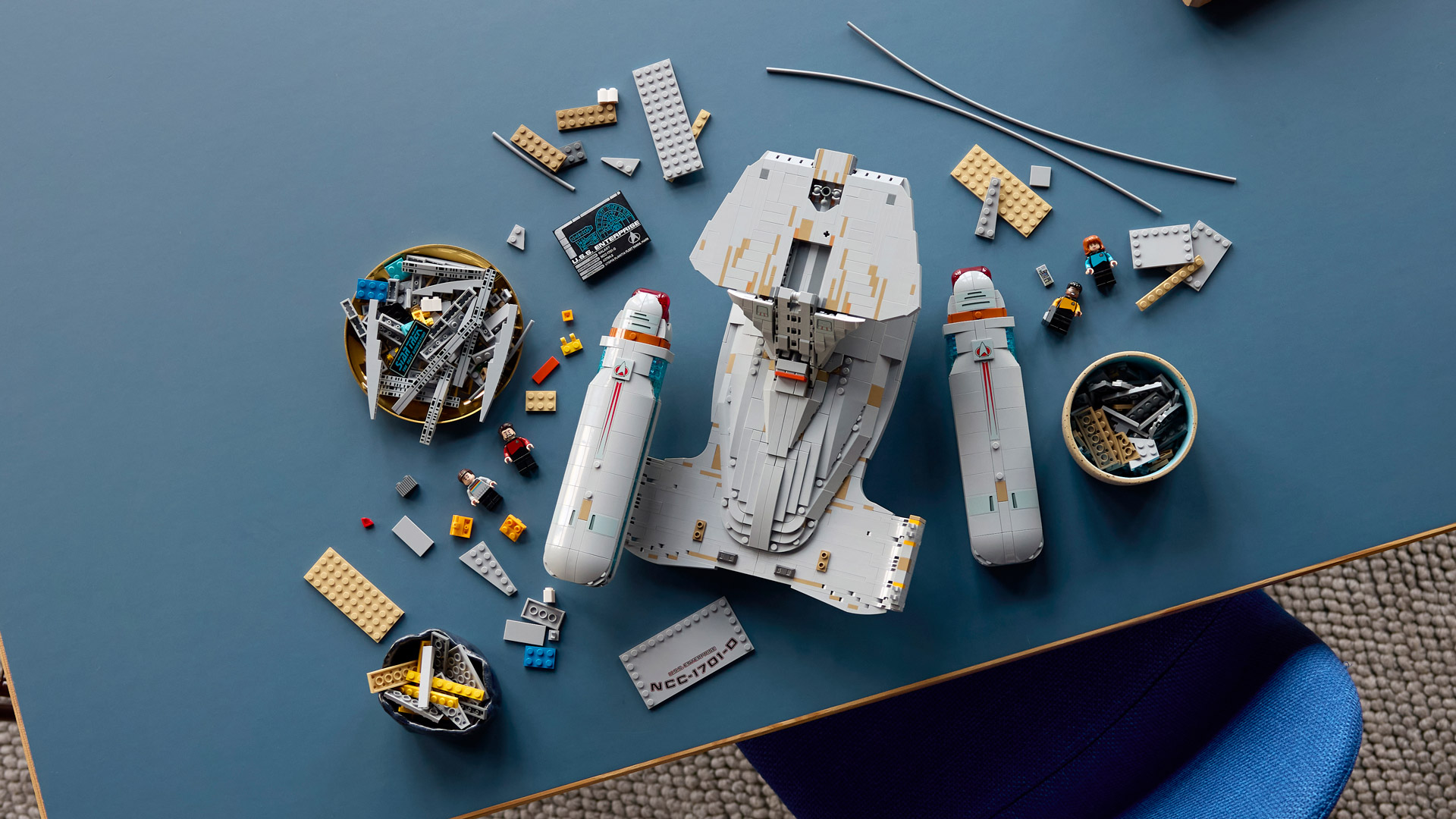 Lego Icons Star Trek U.S.S. Enterprise NCC-1701-D set