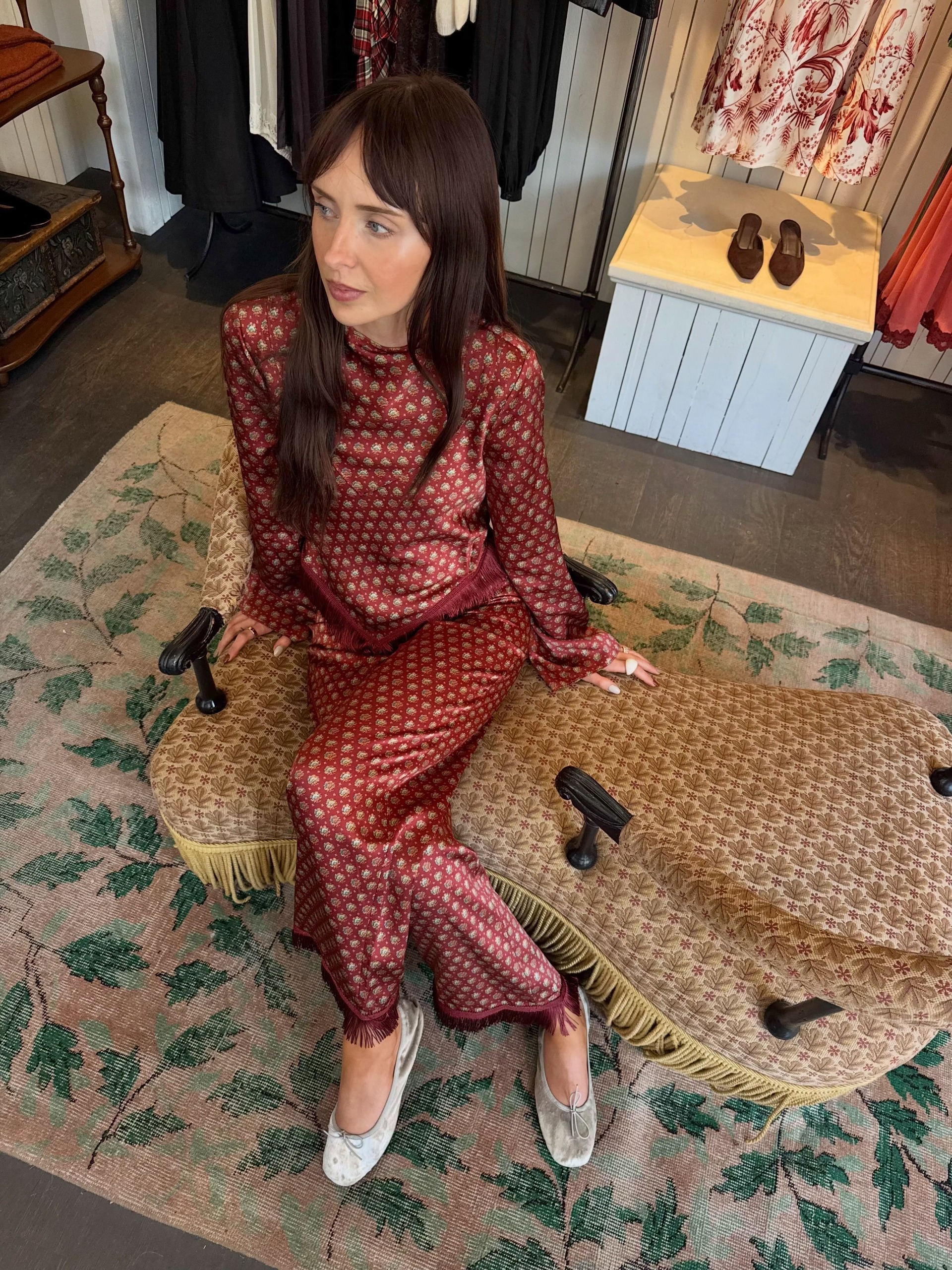A woman wearing cool fall pants in 2026.