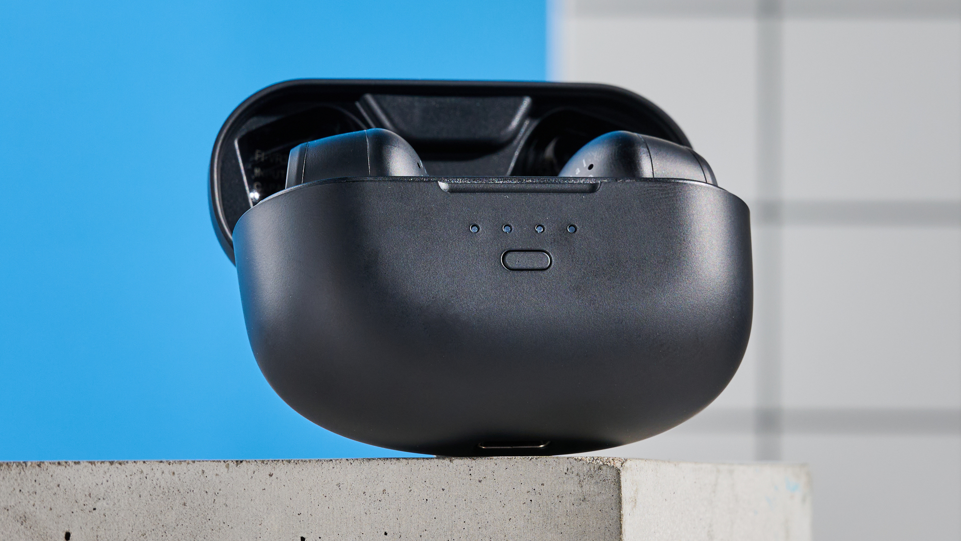 A pair of Final VR3000 Wireless gaming earbuds