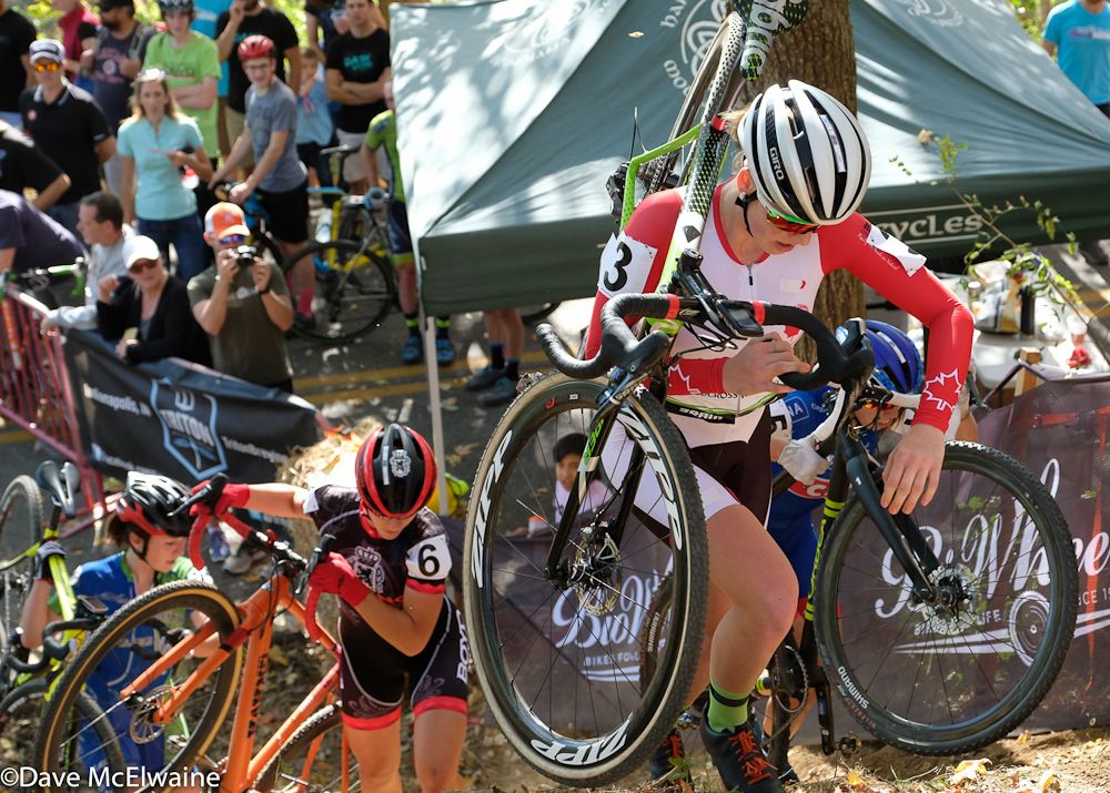 Ruby West (Cannondale-Cyclocrossworld.com) climbing the steep run-up