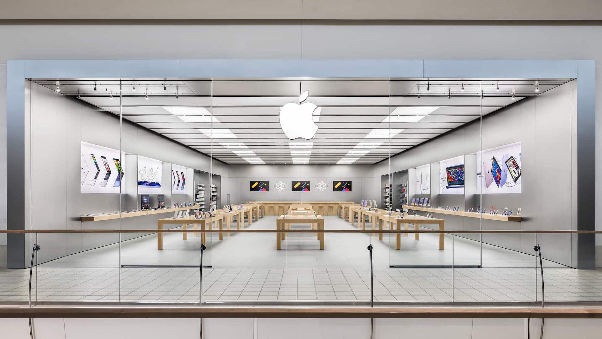 Эпл стор цена. Магазин Apple Store закрыт. Эпл стор в ТЦ. Apple Store Декабристов. Apple Store Тюмень.