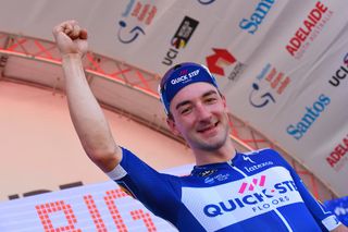 Elia Viviani on the podium after his stage 3 win