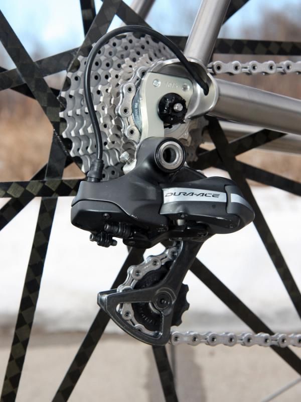 Shimano's Dura-Ace Di2 electronic group has opened up new doors for custom builders looking to exploit the unique wire routing possibilities.