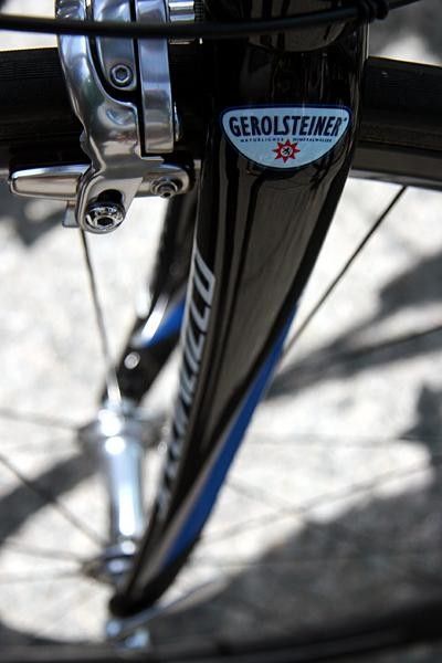 Specialized's 300 gram carbon fork.