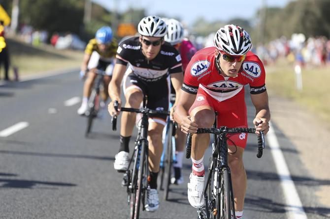Luke Davison applied the preasure early on.
