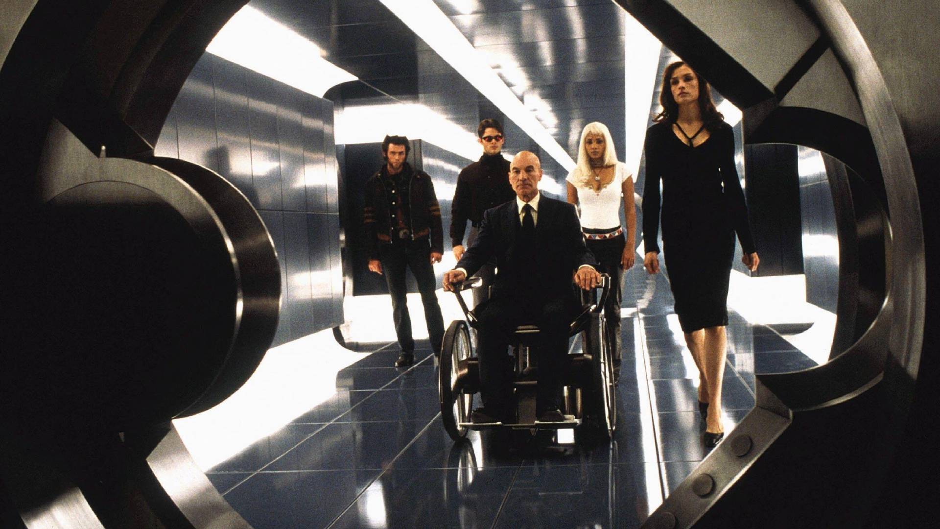 Hugh Jackman, James Marsden, Patrick Stewart, Halle Berry, and Famke Jensen in X-Men