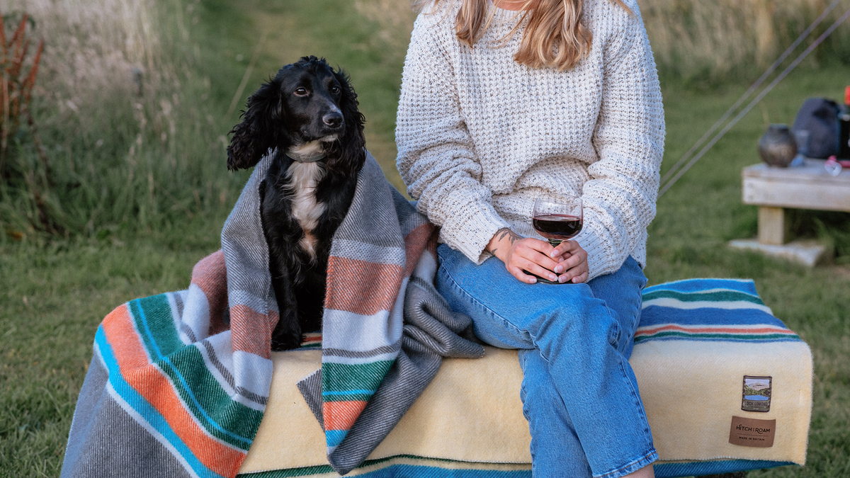 Hitch and roam blanket