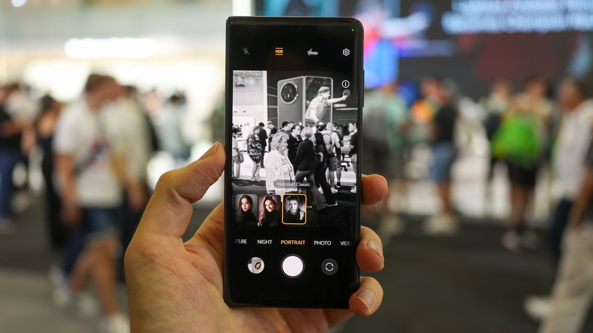 A photo of the Honor Magic V3