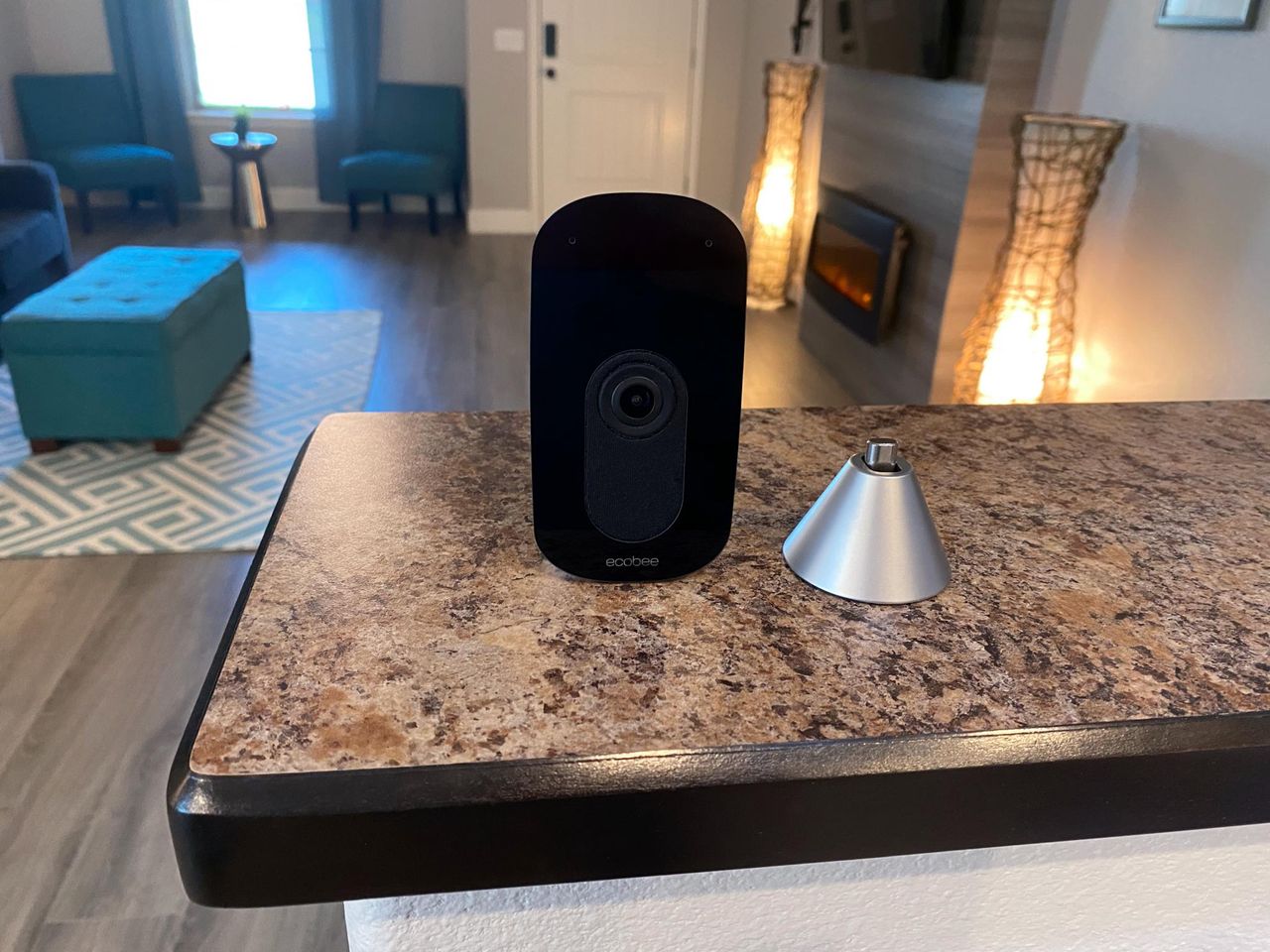 ecobee SmartCamera stand and camera