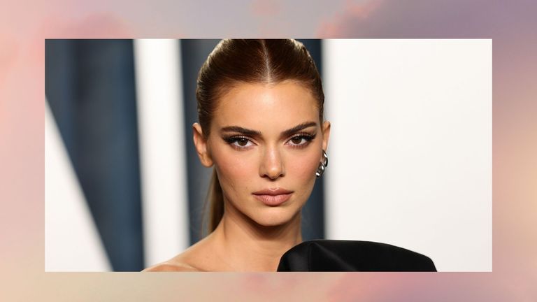 Kendall Jenner attends the 2022 Vanity Fair Oscar Party hosted by Radhika Jones at Wallis Annenberg Center for the Performing Arts on March 27, 2022 in Beverly Hills, California.
