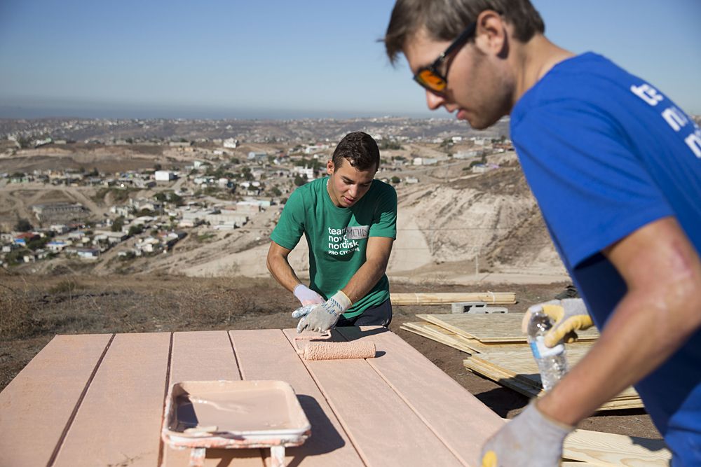Novo Nordisk bond over building homes for poor families in Rosarito, Mexico.
