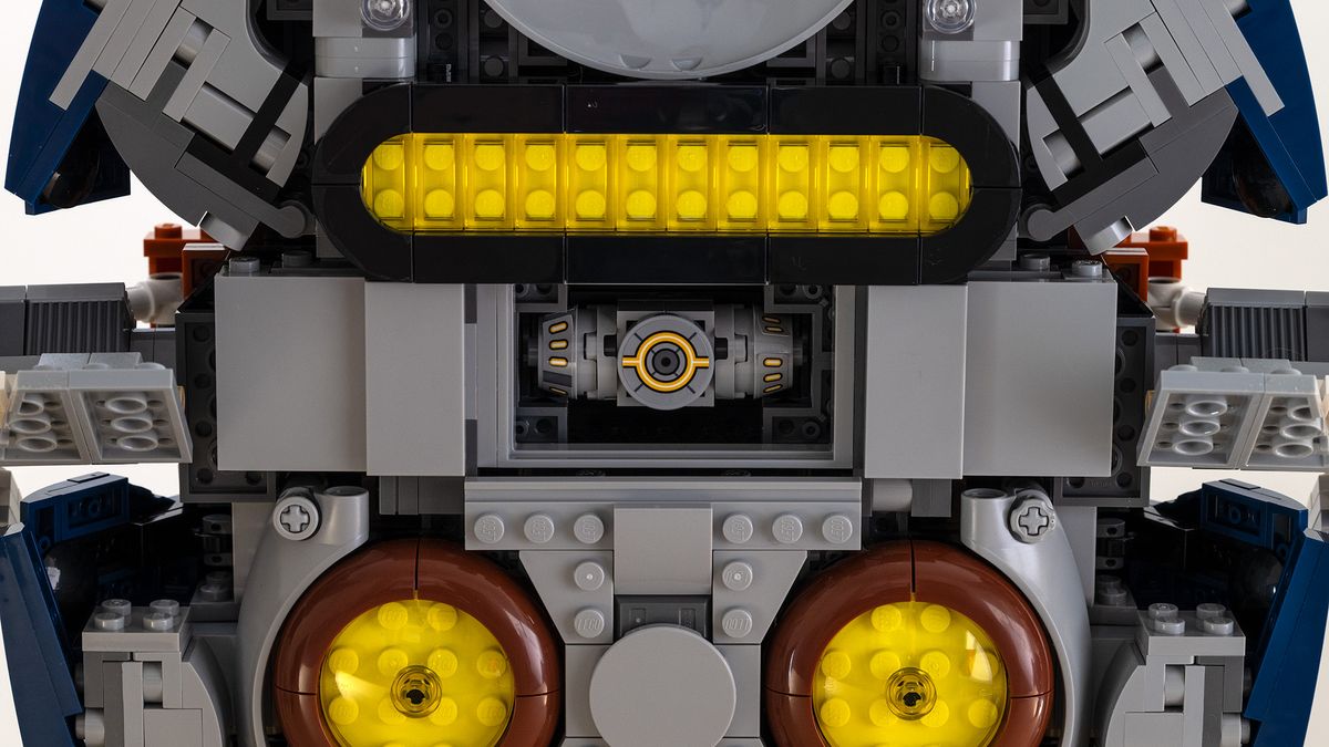 Lego Star Wars UCS Jango Fett&rsquo;s Firespray-Class Starship (75409) rear thrusters with seismic charge