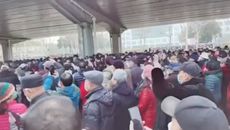 Screenshot of protestors gathered in Wuhan.