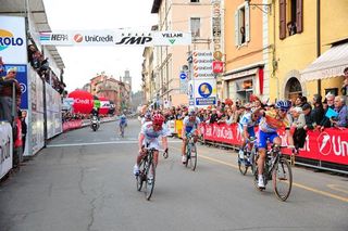 Stage 4 - Ulissi takes narrow victory in Pavullo