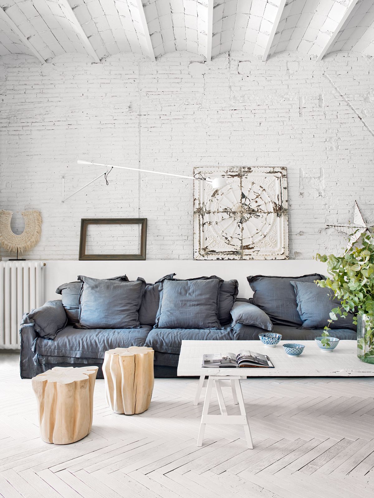 Explore this open-plan Barcelona apartment that&#039;s a Scandi-inspired urban oasis