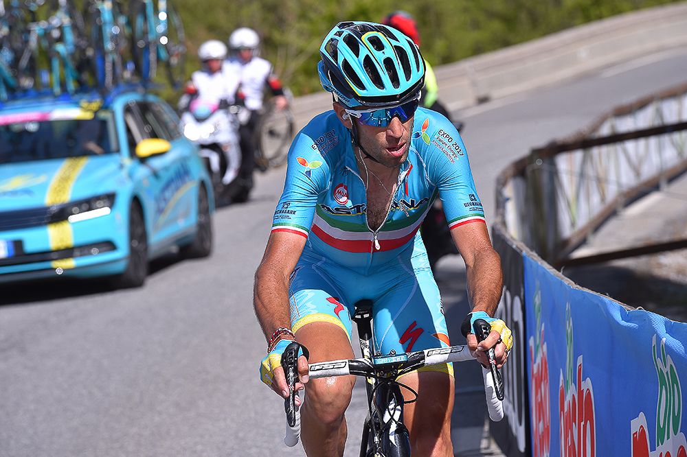 Vincenzo Nibali rides alone to the finish of stage 19 at the Giro.