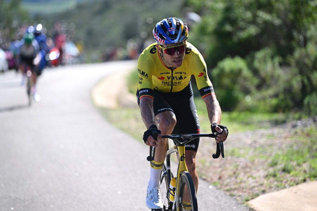 ALTO DO MALHAO PORTUGAL FEBRUARY 18 Wout Van Aert of Belgium and Team Visma Lease a Bike competes in the chase group during the 50th Volta ao Algarve em Bicicleta 2024 Stage 5 a 1658km stage from Faro to Alto do Malhao 514m on February 18 2024 in Alto do Malhao Portugal Photo by Dario BelingheriGetty Images