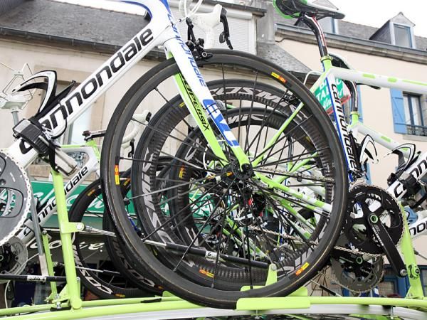 Liquigas-Cannondale riders have a wide range of Mavic wheels to choose from for each stage of the Tour de France. Most of the time they opt for the versatile Cosmic Carbone Ultimate but wet days can call for aluminum-rimmed models with the new Exalith textured sidewalls for more predictable braking.