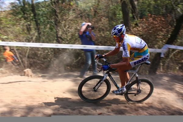 Petr Dlask (Fidea) tackles the dry sand.