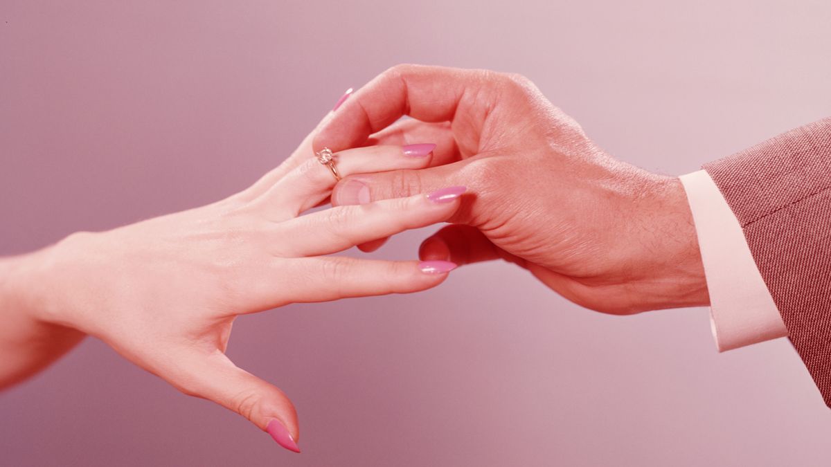 How to watch The Dark Side of Married at First Sight online from anywhere