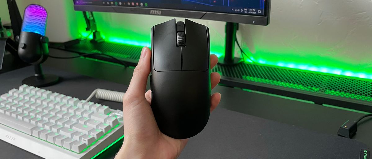 The Razer Viper V3 Pro esports gaming mouse