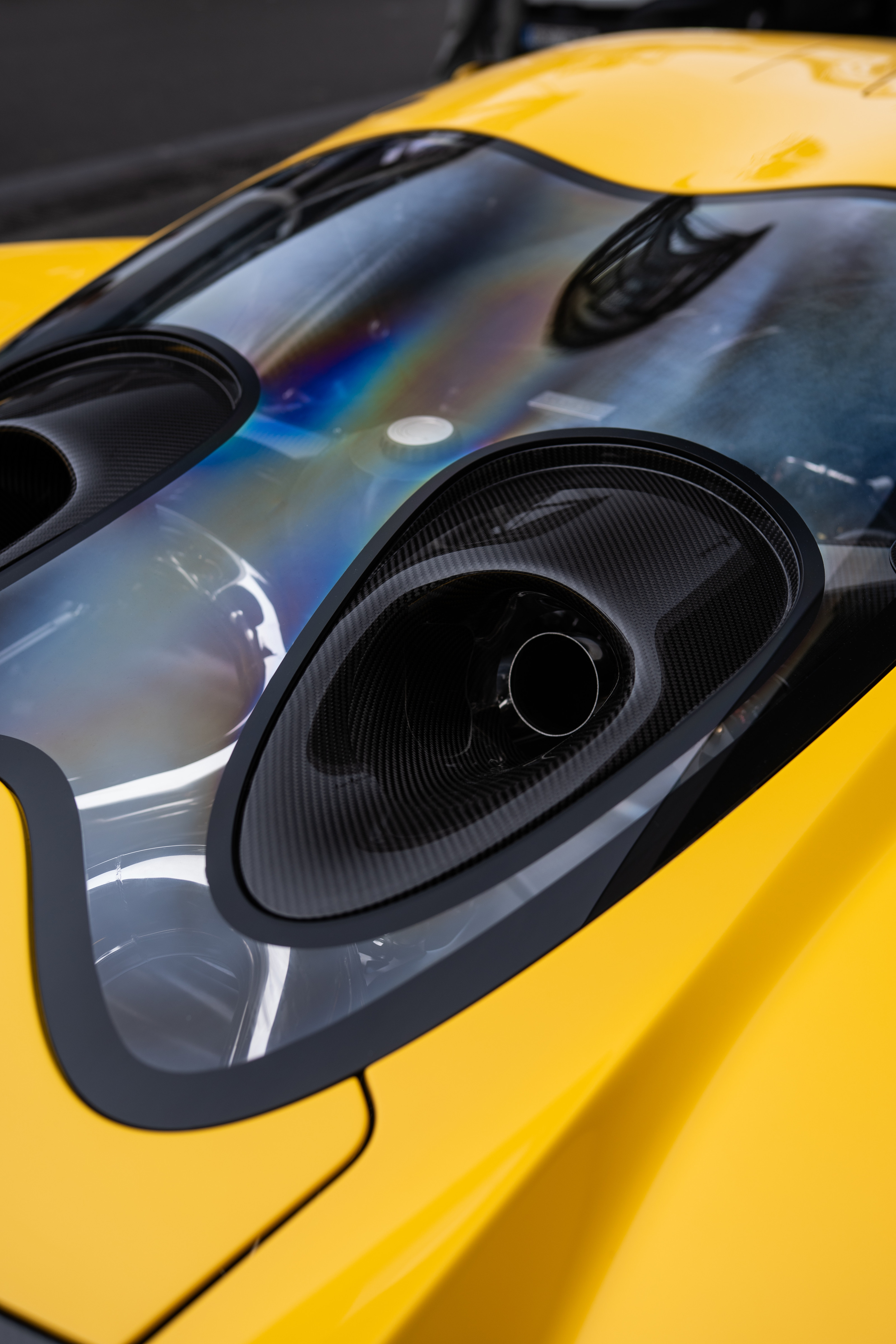 Carbon fibre detailing on the exhaust