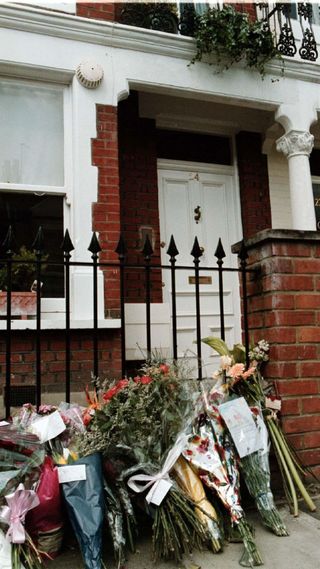 Murder Of Jill Dando, Flowers left by mourners outside the home of the murdered TV Presenter Jill Dando. Jill was killed with a single shot to the head by a gunman on the doorstep of her home in Gowan Avenue, Fulham.