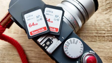 SanDisk 64GB Ultra SDXC UHS-I cards