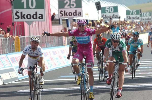 Alessandro Petacchi (Milram) gets the win.