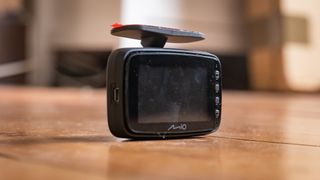 Mio MiVue 818 dash cam review