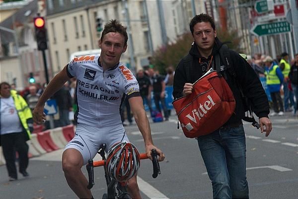 Paris-Bourges winner Florian Vachon (Bretagne-Schuller) heads to the podium.