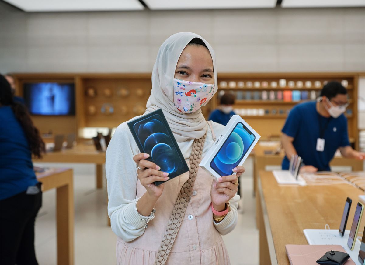 Iphone 12 Customer In Singapore