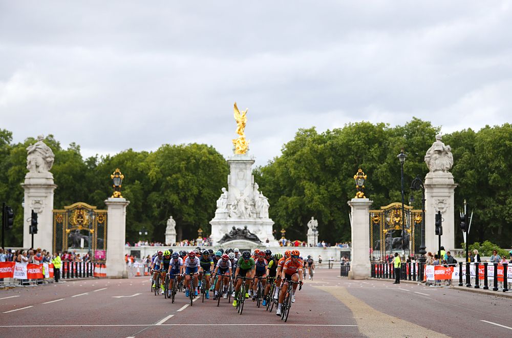 The peloton racing Prudential RideLondon Classique