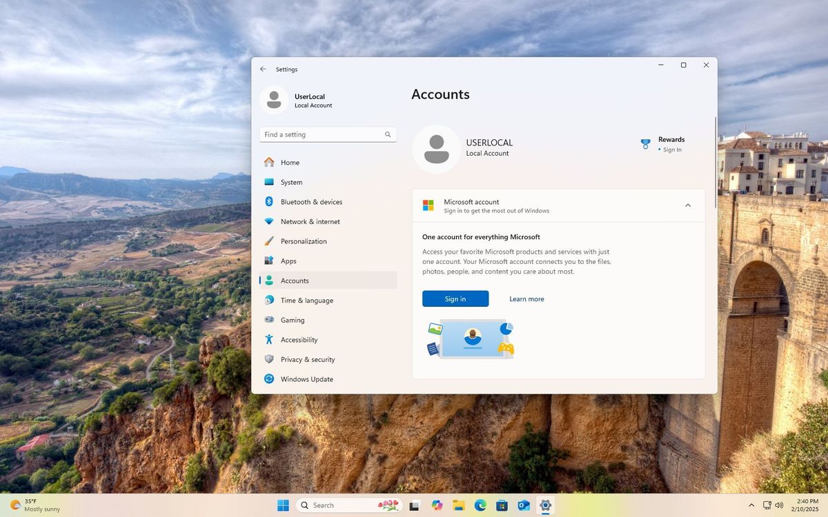 Windows 11 with local account