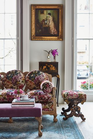 Regencycore: luxurious Regency-style living room in London maisonette