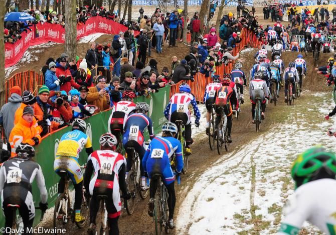 The Elite Men have little trouble with a long sand pit due to the frozen ground