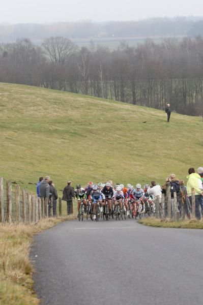 The bunch on the steep part of the Vam berg