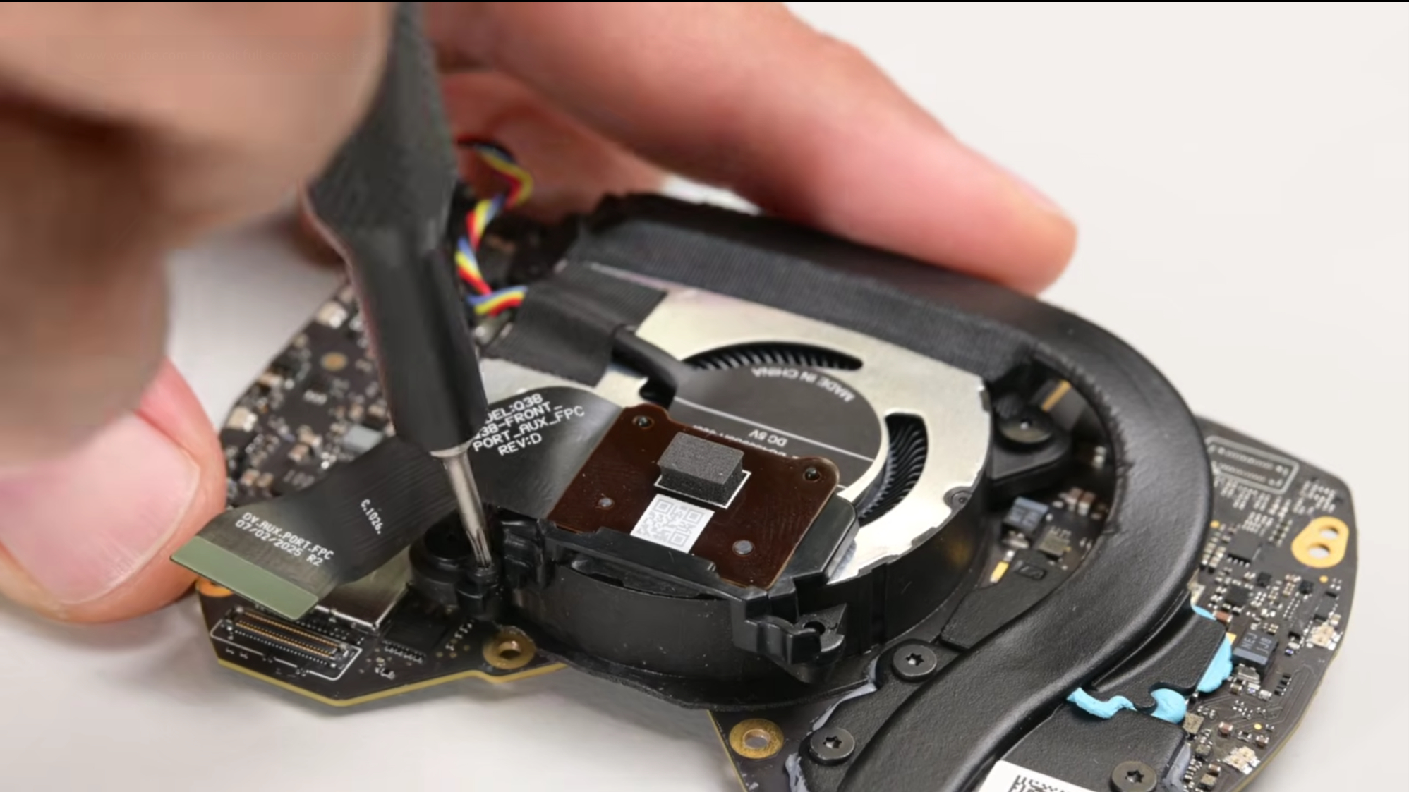 A screenshot from iFixit's teardown video of the Steam Frame.