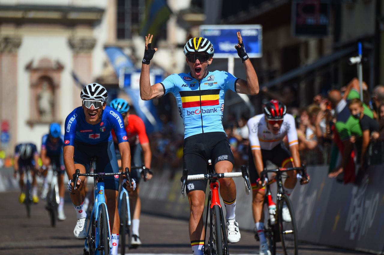 Thibau Nys celebrates his Under 23 European road race win