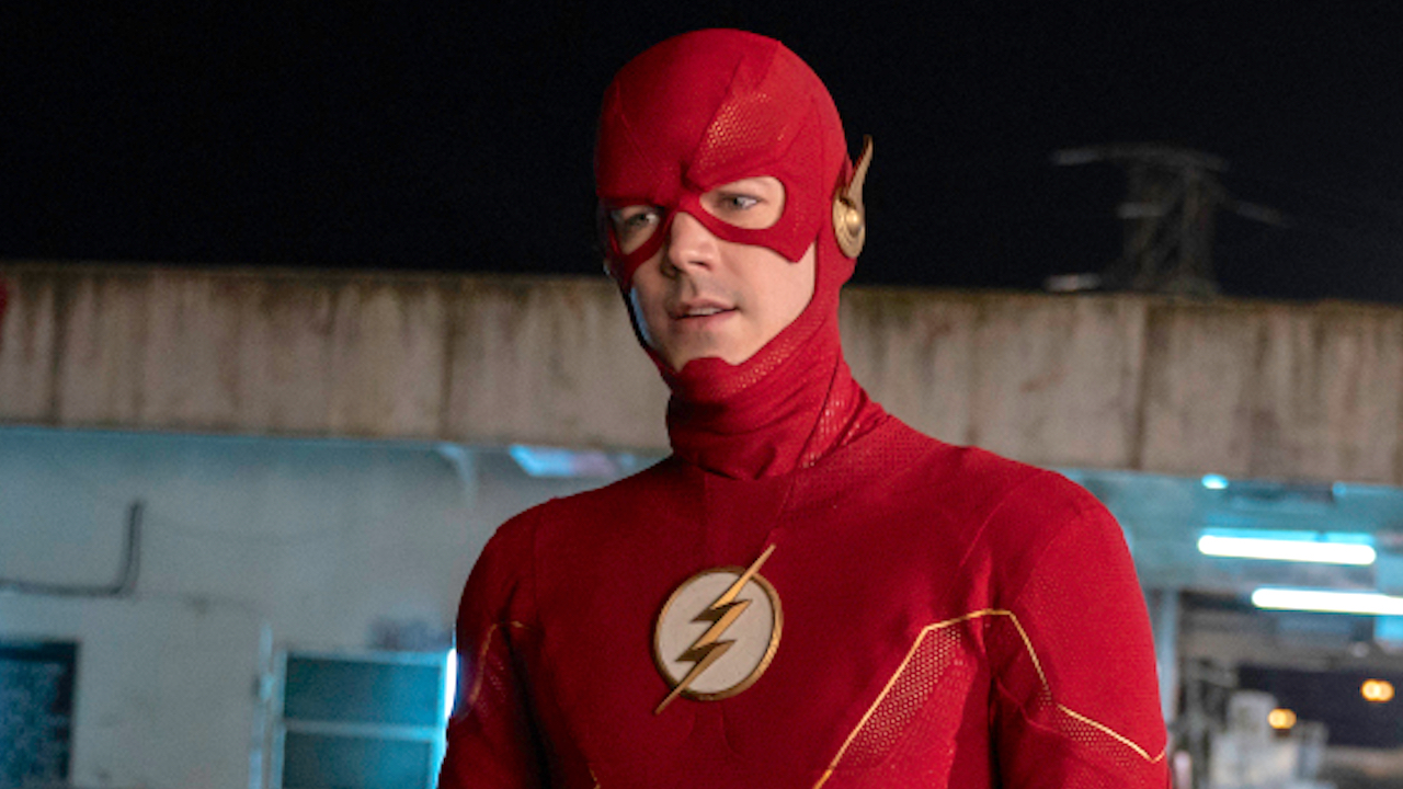 Barry in suit on The Flash