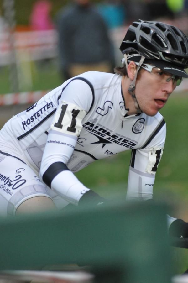 Wes Schempf (C3 - Athletes Serving Athletes) in the lead group
